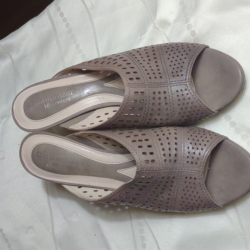Naturalized heels